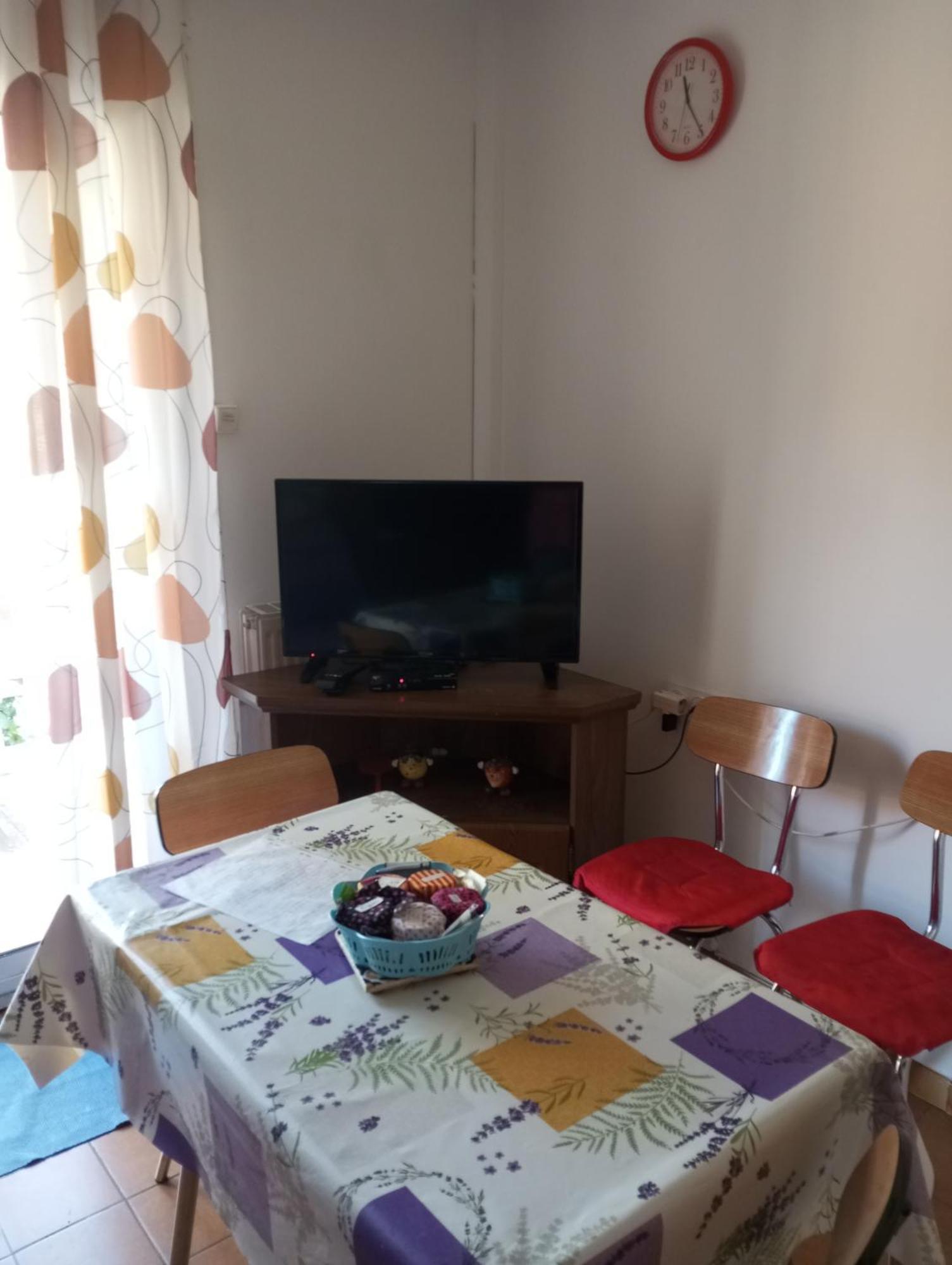 F1 Chambre Et Cuisine Reynès Екстериор снимка